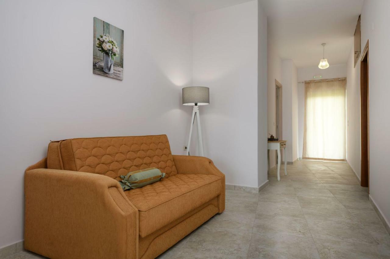 Coral Sea Apartment Kokkinos Pirgos Esterno foto