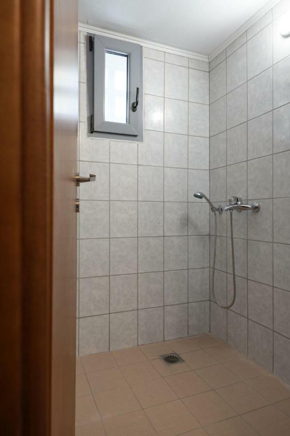 Coral Sea Apartment Kokkinos Pirgos Esterno foto