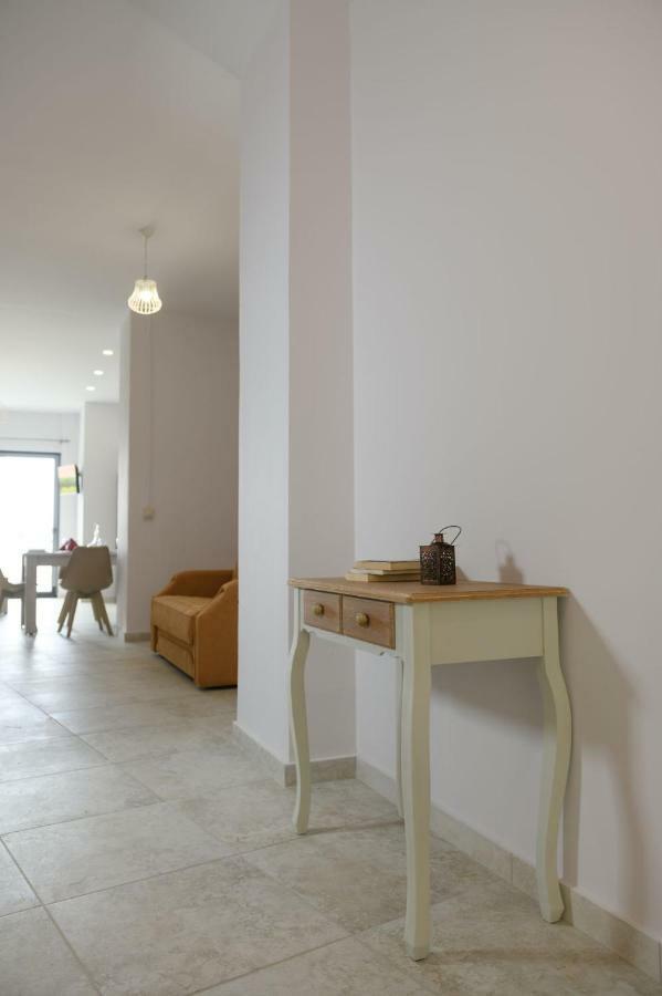 Coral Sea Apartment Kokkinos Pirgos Esterno foto