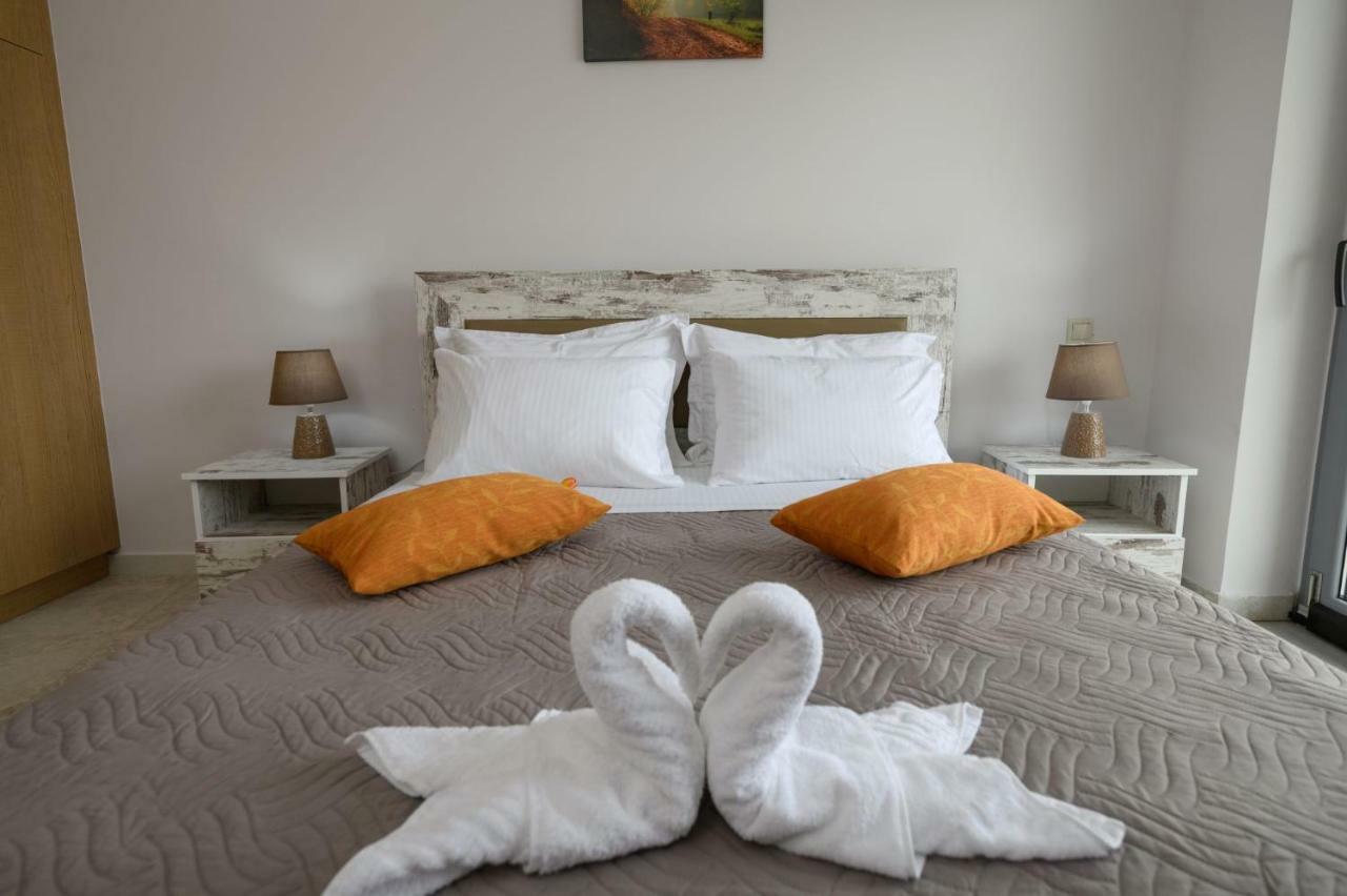 Coral Sea Apartment Kokkinos Pirgos Esterno foto