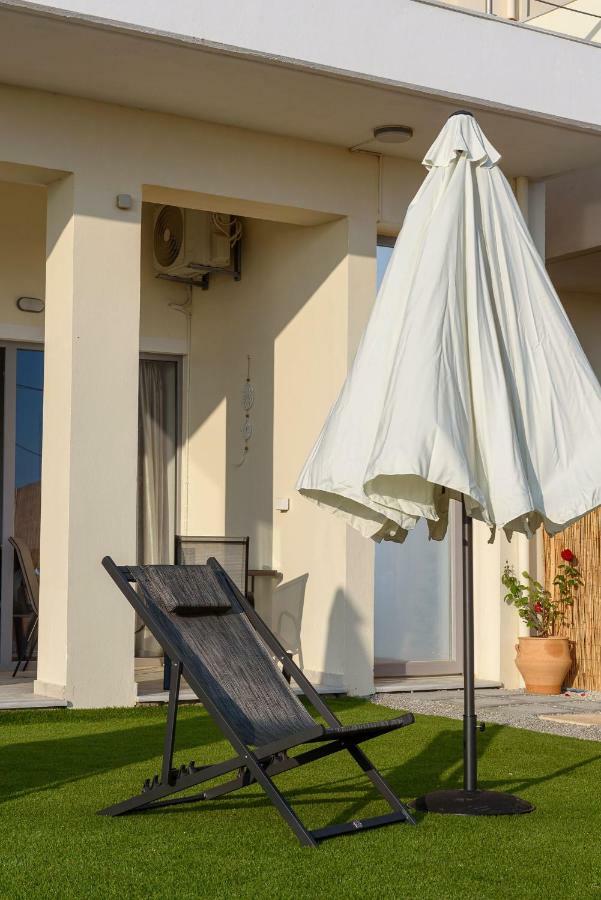 Coral Sea Apartment Kokkinos Pirgos Esterno foto