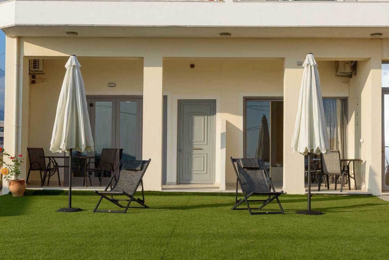 Coral Sea Apartment Kokkinos Pirgos Esterno foto